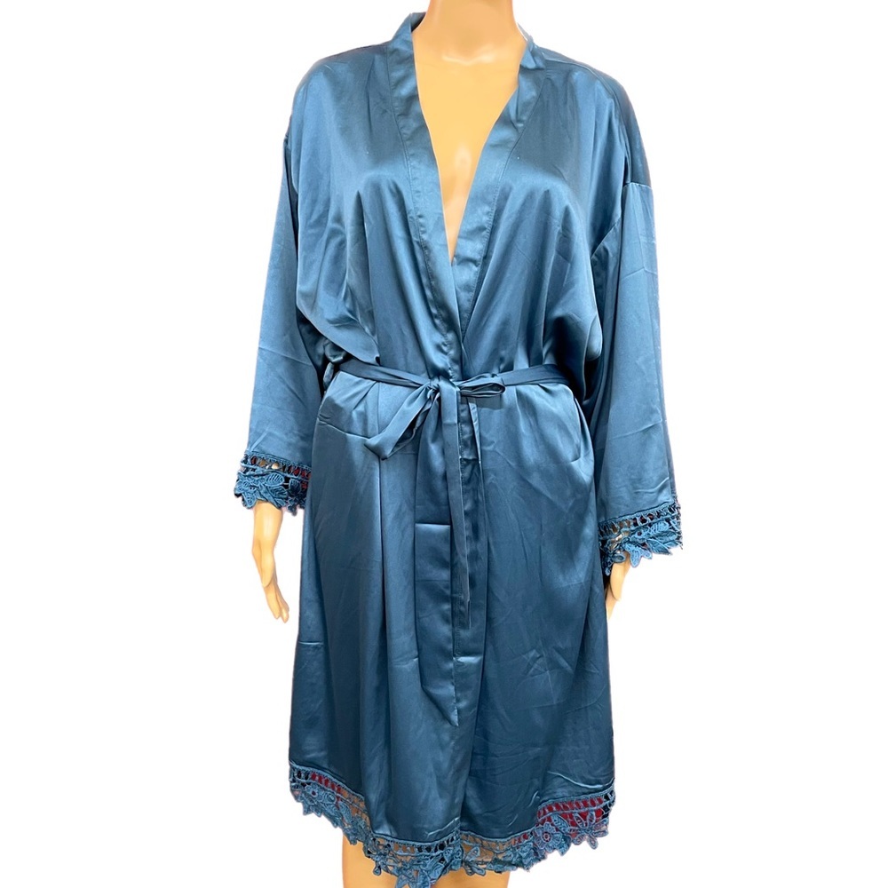 Selby Rae Plus Emerald Eyelet Lace Satin Kimono Dressing Robe OSFM